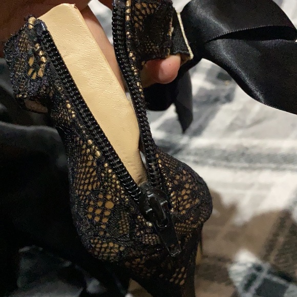 Heel, 7 1/2 - Picture 3 of 3